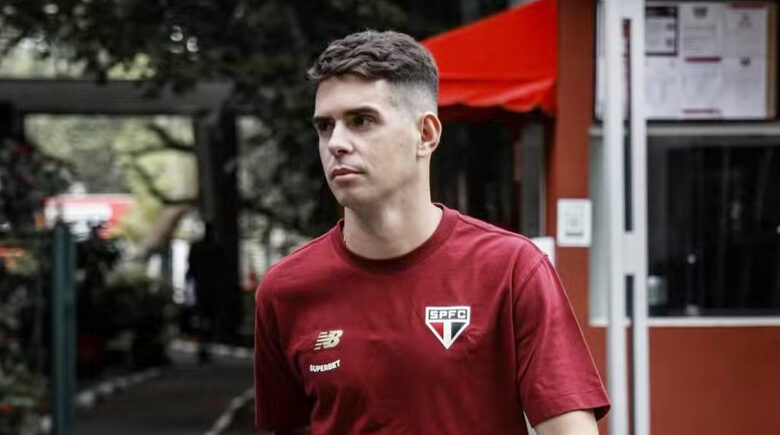 ‘Chance é de 99%’: Oscar, do São Paulo, se assusta com desmaio e deverá se aposentar