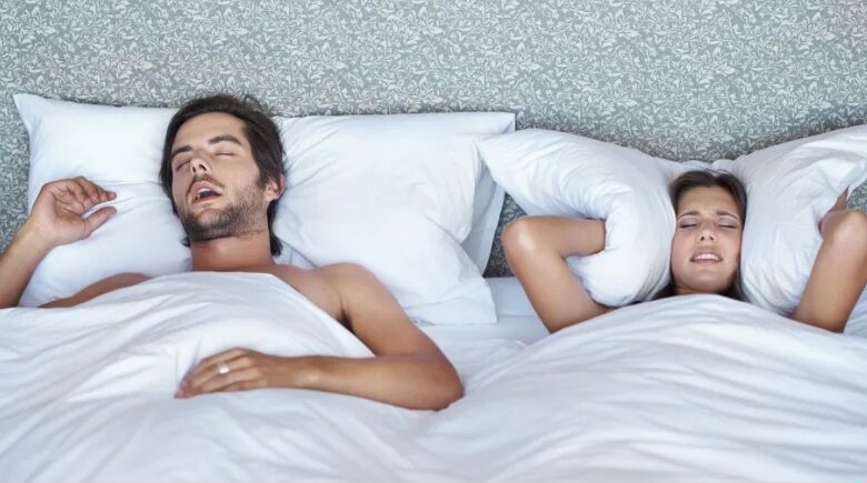 Quando roncar se torna sinal de alerta? Especialistas explicam os riscos para a saúde