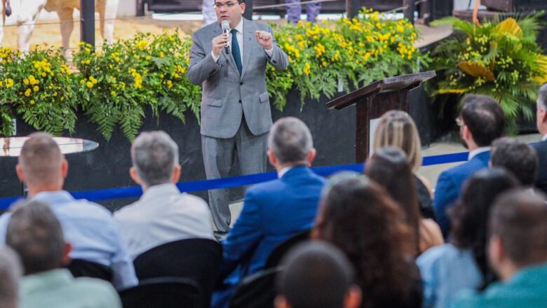 Rafael Fonteles entrega Medalha do Mérito Agropecuário nesta segunda (8), na Expoapi