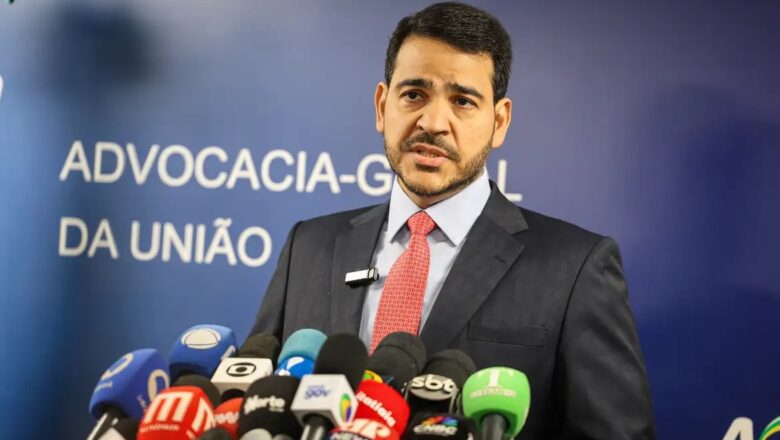 Veja que pensa Jorge Messias, indicado para STF, sobre aborto e violência