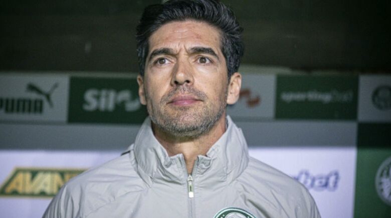 Torcedores do Palmeiras descobrem Pix de Abel Ferreira e mandam recado após derrota na Libertadores