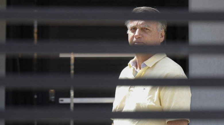 PGR aguarda defesa de Bolsonaro informar data de cirurgia autorizada por Moraes