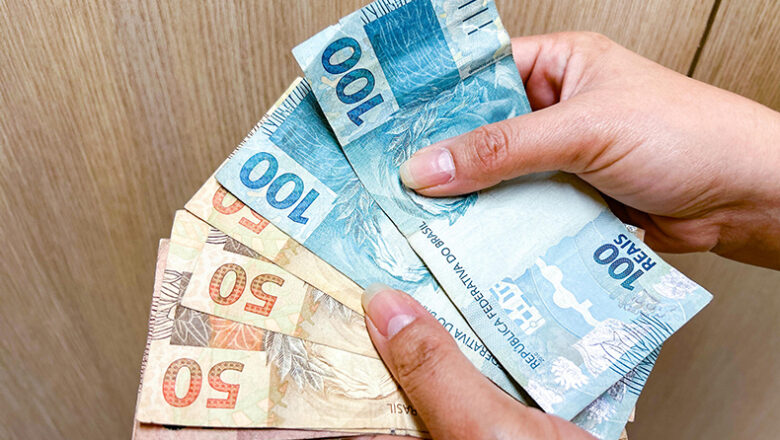 900 mil beneficiários do Bolsa Família e BPC não podem mais apostar online