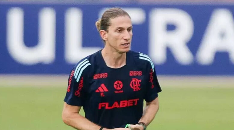 Flamengo e Filipe Luís se aproximam de renovação, mas há desgaste e plano B