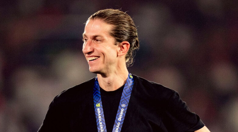 Flamengo anuncia renovação com o técnico Filipe Luís por dois anos