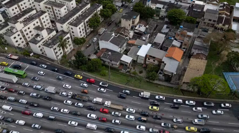 Após baratear a CNH, governo deve reduzir custo de transferência de veículos; saiba o que muda