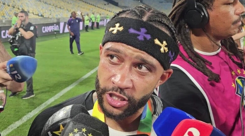 Memphis Depay detona diretoria do Corinthians após título: “Saiam do clube”