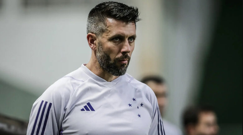 Internacional anuncia novo técnico: quem é Paulo Pezzolano, escolhido até 2026