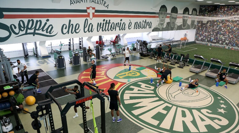 De Fuchs a Abel: Palmeiras tem cinco decisões a tomar sobre planejamento de 2026