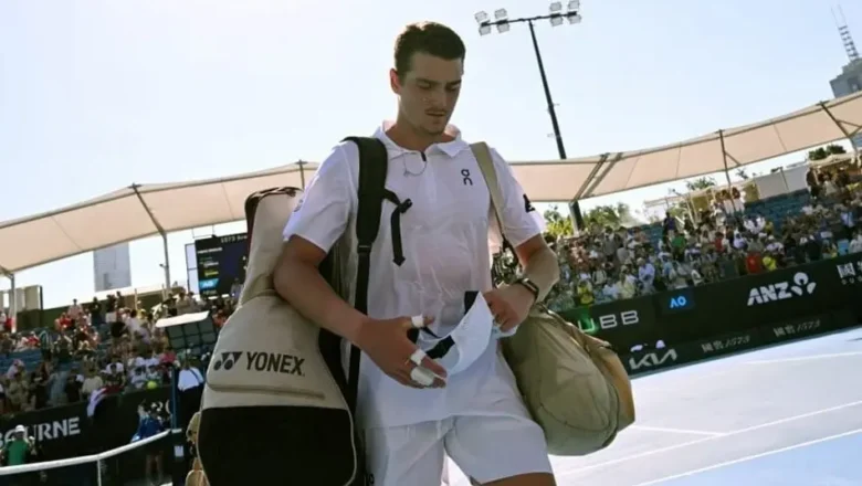 Internautas comentam motivo de eliminação de João Fonseca no Australian Open: ‘Assustado’