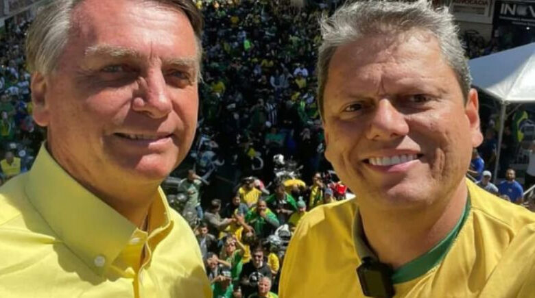 Bolsonaro pede ao STF permissão para receber visita de Tarcísio na prisão; entenda