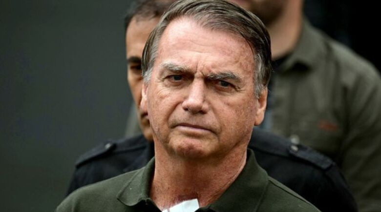 Moraes autoriza visita permanente de filhos a Bolsonaro na prisão