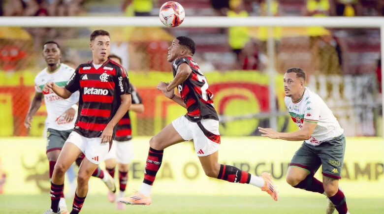 Flamengo arranca empate contra a Portuguesa na estreia do Carioca