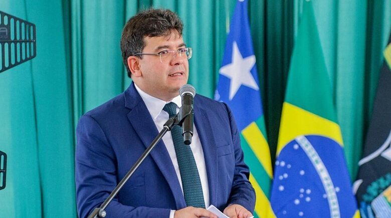 Rafael Fonteles visita Piracuruca e São João da Fronteira para entregar obras