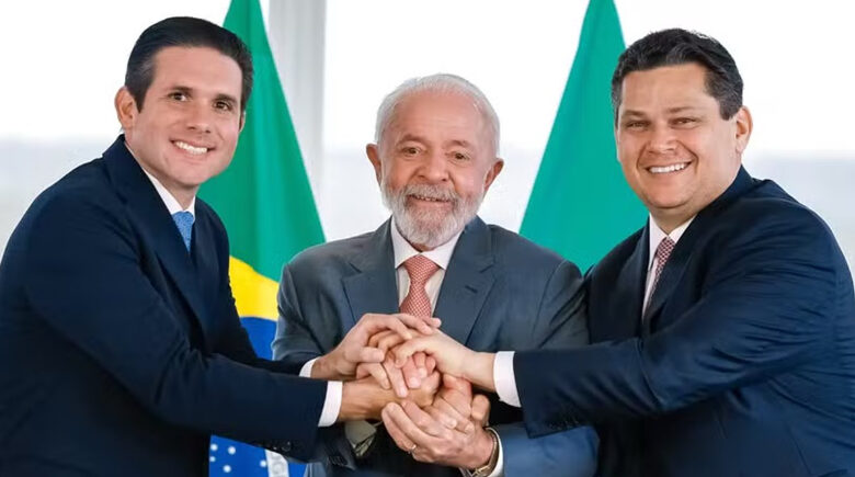 Hugo Motta e Davi Alcolumbre não participarão de ato pró-democracia no 8/1