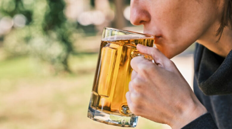 Processo diferente: entenda por que as mulheres ficam bêbadas mais rapidamente