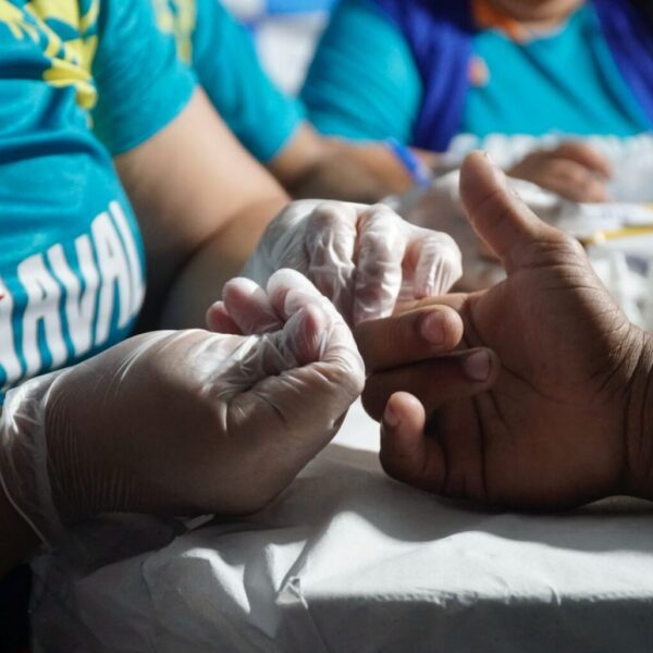 Sesapi realiza intervenção educativa e testagens para ISTs durante o Carnaval do litoral