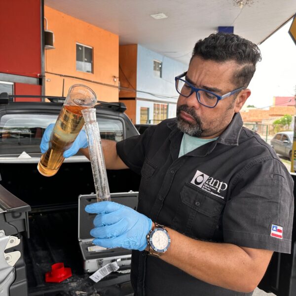 Imepi identifica fraudes em postos de combustíveis de Teresina, Altos e União; estabelecimentos foram multados