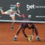 João Fonseca elogia Thiago Monteiro, amigo e rival na estreia no Rio Open