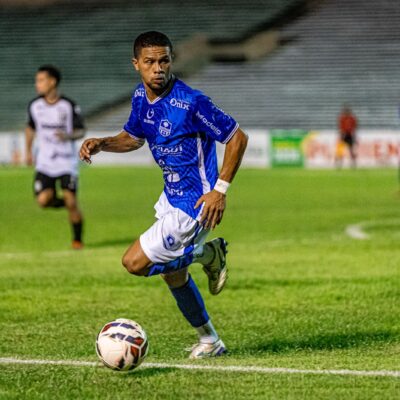 “Eu sou a teoria, eles a prática”, diz Givanildo do Oeirense antes de decisão