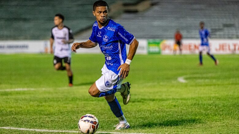 “Eu sou a teoria, eles a prática”, diz Givanildo do Oeirense antes de decisão