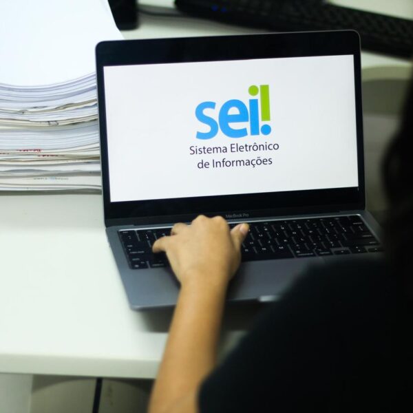 Governo do Piauí economiza mais de 24 milhões de folhas de papel com expansão do SEI