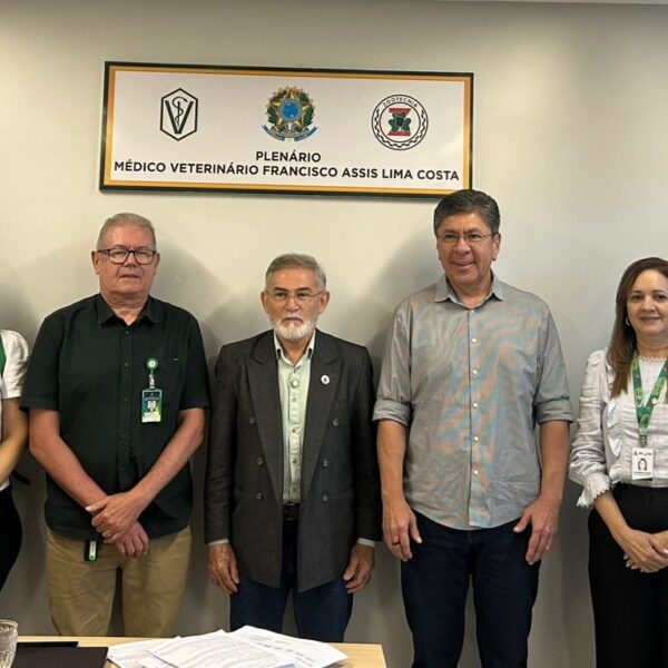 Adapi e Conselho Regional de Medicina Veterinária firmam acordo de cooperação técnica para fortalecer a defesa sanitária animal no Piauí