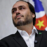 Carlos diz que Jair Bolsonaro define lista de pré-candidatos na papudinha