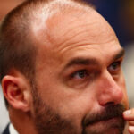 Eduardo Bolsonaro é afastado de cargo da PF em processo por faltas injustificadas