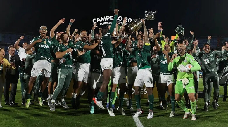 Palmeiras arrecada bilhões e bate recorde de receita em 2025; veja valor