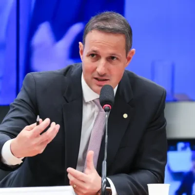 Moraes autoriza visita do deputado Guilherme Derrite a Jair Bolsonaro