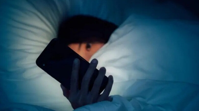 Variação no horário de sono aumenta risco de apneia e hipertensão, diz estudo