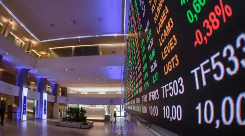 Ibovespa fecha em alta com fluxo estrangeiro e disparada de quase 5% da Vale