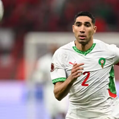 Achraf Hakimi, astro do PSG, vai a julgamento por acusação de estupro, diz advogada