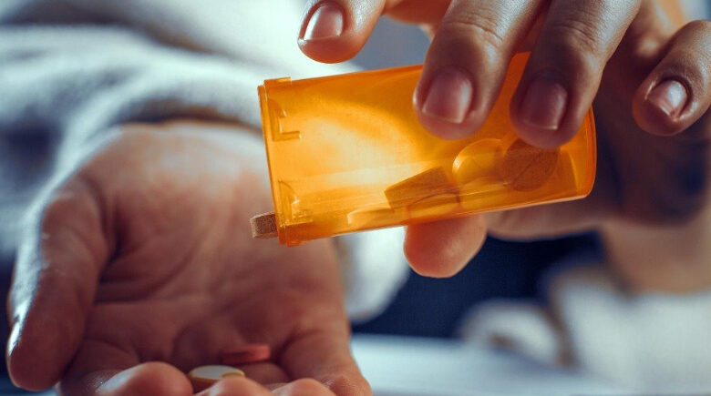 “Kit ressaca” pode causar danos graves ao fígado e ao coração, alerta especialista