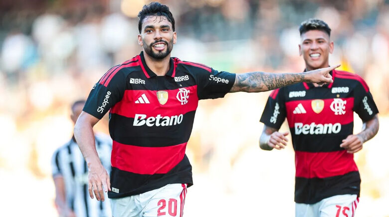Com gol de Paquetá, Flamengo derrota Botafogo e garante vaga na semifinal do Carioca