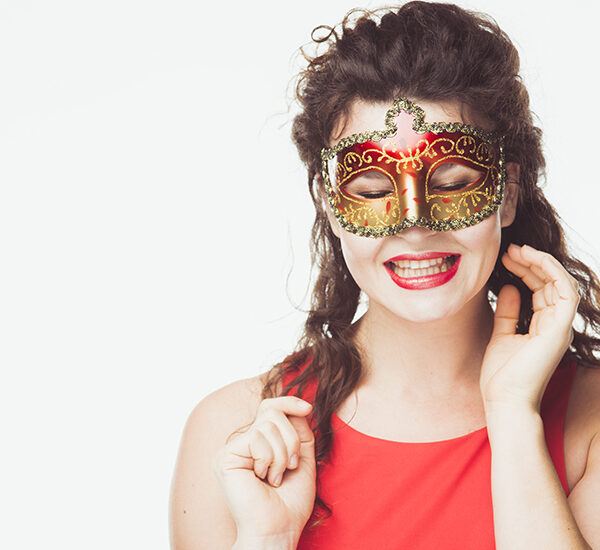 Xô sapinho: 6 dicas de saúde bucal para curtir a folia de Carnaval com segurança