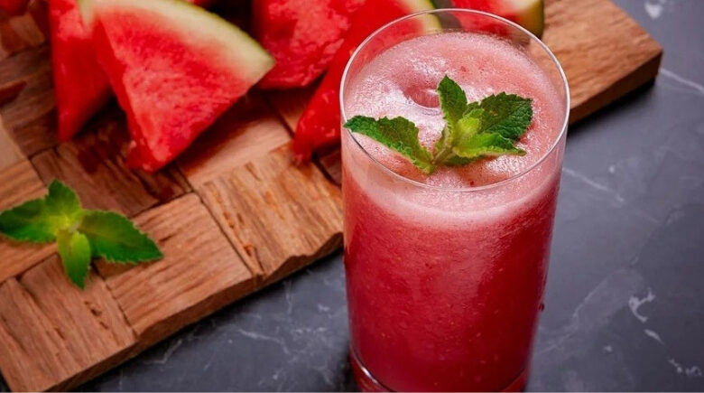 Carnaval intenso? Descubra o suco “cura ressaca” que ajuda a reidratar e na recuperação pós festas