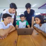 Conectividade transforma rotina e amplia aprendizagem nas escolas de tempo integral