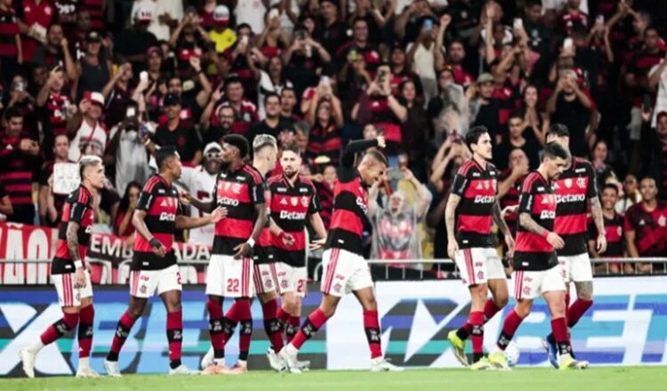 Fla vence o Remo e entra no G4 diante de mais de 62 mil torcedores