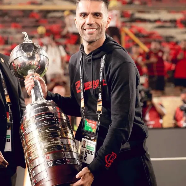 Diretor do Flamengo destaca final da Libertadores Sub-20 e elogia Jardim: ‘É fundamental para a base’