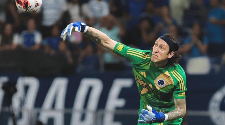 Cássio sofre grave lesão no joelho e pode ficar fora da temporada pelo Cruzeiro