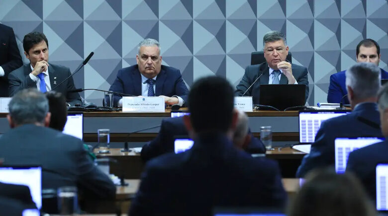 Presidente da Dataprev, ex-secretária do “Careca do INSS” e advogado são convocados a CPMI do INSS