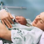 Parto humanizado não é só em casa ou na banheira: especialista explica o que realmente significa