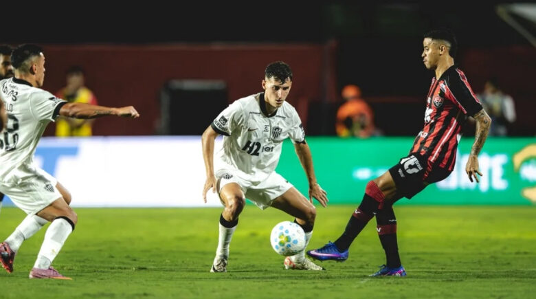 Vitória supera Atlético-MG e volta a vencer no Campeonato Brasileiro