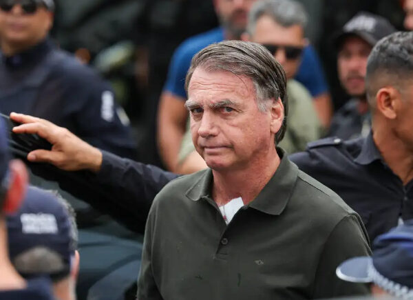 Por unanimidade, STF nega prisão domiciliar a Bolsonaro e o mantém na ‘Papudinha’