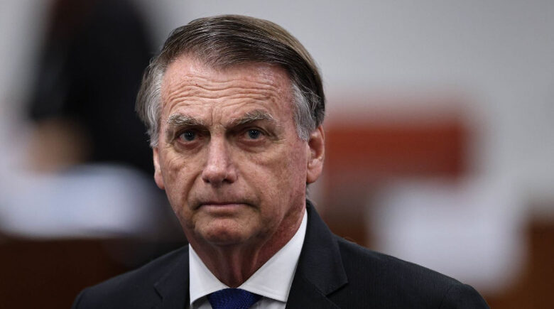 Bolsonaro tem evolução estável e melhora renal, dizem médicos