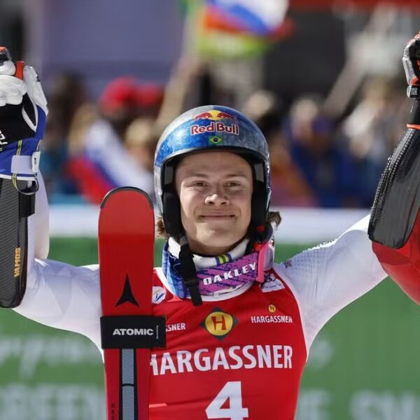 Lucas Pinheiro é campeão do slalom gigante na 1ª etapa da Copa do Mundo