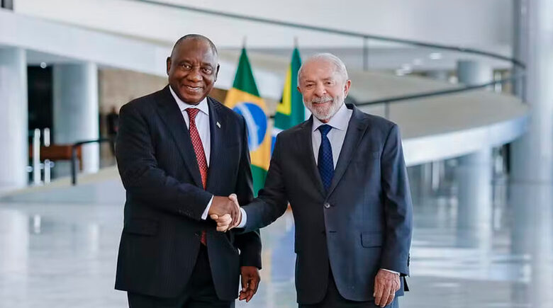 Lula cita risco de invasão em encontro com presidente da África do Sul