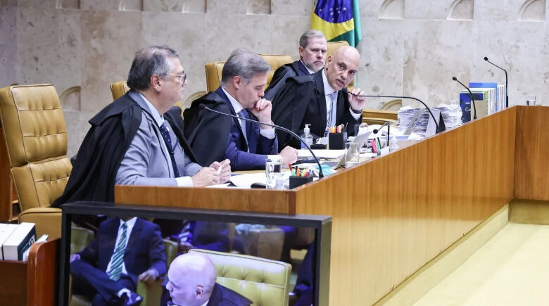 STF limita penduricalhos, mas salários de juízes podem crescer 70%